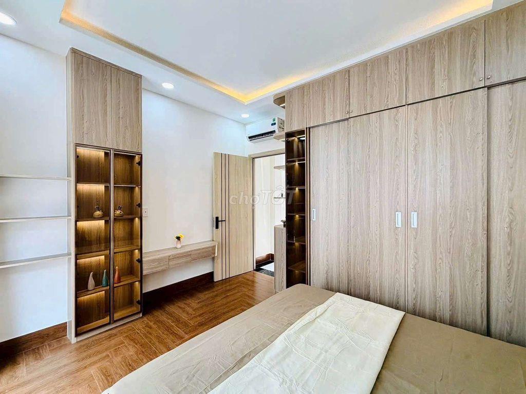 Nhà mới sát hẻm xe hơi vài bước chân phù hợp đại gia đình 8 10 người