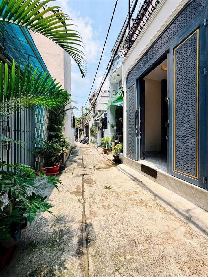 Nhà mới sát hẻm xe hơi vài bước chân phù hợp đại gia đình 8 10 người