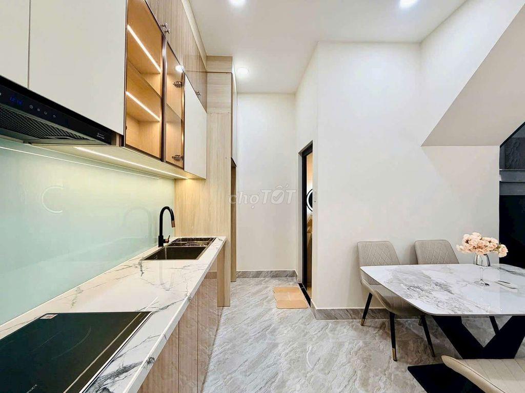 Nhà mới sát hẻm xe hơi vài bước chân phù hợp đại gia đình 8 10 người