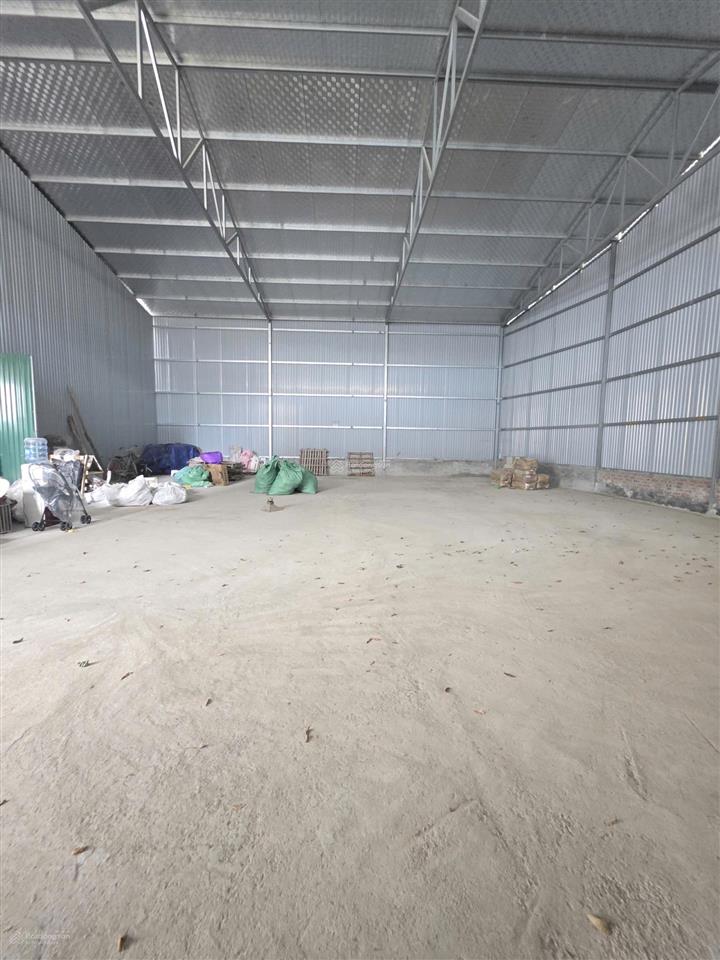 Cho thuê 250m² xưởng phụng châu, chương mỹ  xe 5 tấn ra vào