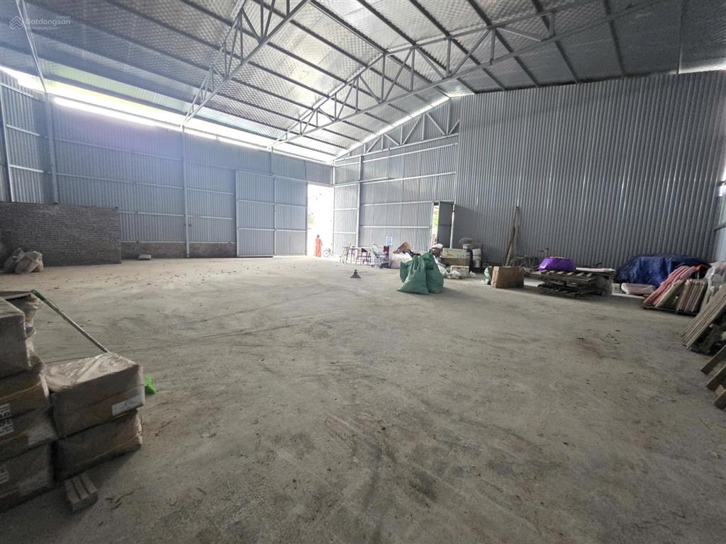 Cho thuê 250m² xưởng phụng châu, chương mỹ  xe 5 tấn ra vào