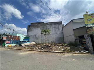 Lô góc mặt tiền ngang 13m , đường nhựa thông, tiện ích xung quanh, gần đường vđ 3