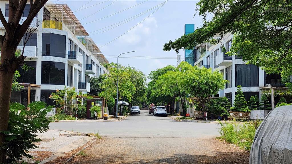 Bán lô đất kiến á  khu đô thị cát lái dt 7x17m  tx xây 1 trệt 3 lầu