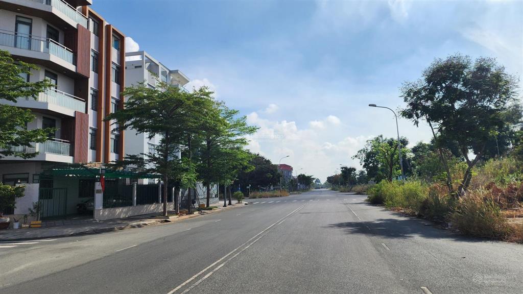 Đất xây nhà hoàn công ra sổ hồng dt 7x17m