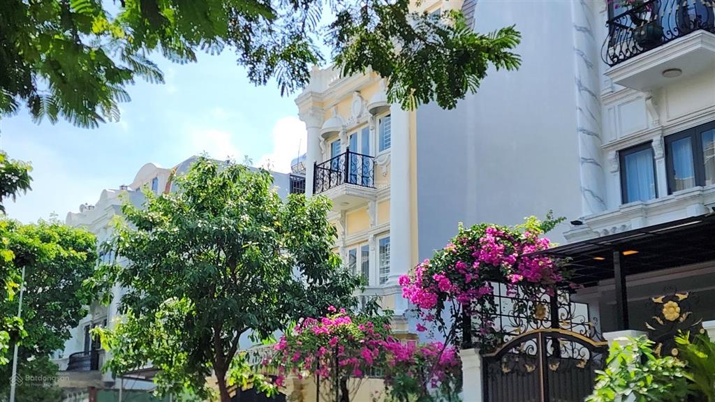 Bán nhà dt 5x17m  1 trệt 3 lầu  sổ hồng