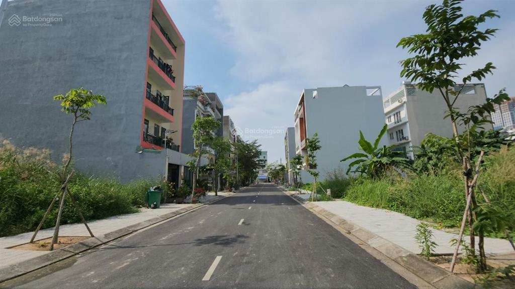Lô đất đẹp dt 5x20m  giá cũng hơi ổn  sổ đỏ công chứng ngay