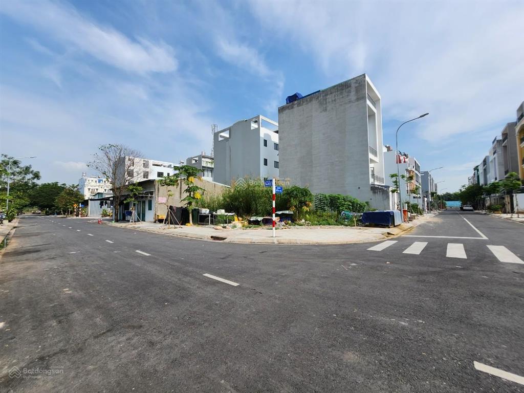 Lô đất đẹp dt 5x20m  giá cũng hơi ổn  sổ đỏ công chứng ngay