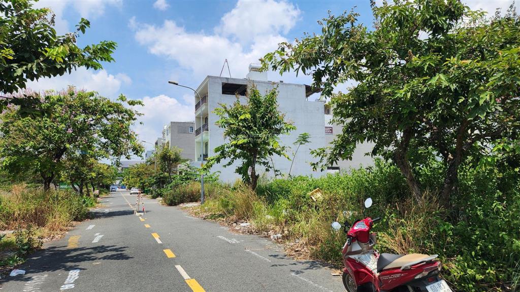 Sổ đỏ chính chủ dt 5x21.89m  đầu tư an cư tại phường cát lái