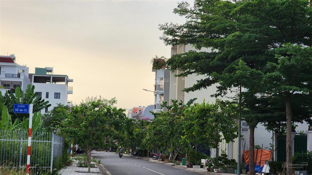 Bán lô đất dt 5x20m  đường thông ra trường học nhiều dân cư  thuận tiện kinh doanh