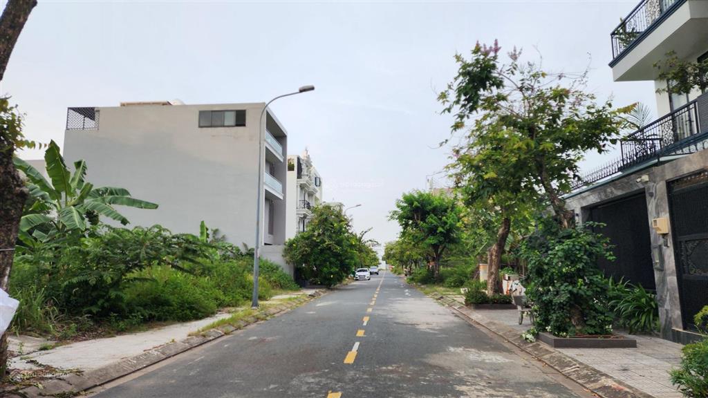 Bán lô đất dt 5x20m  đường thông ra trường học nhiều dân cư  thuận tiện kinh doanh