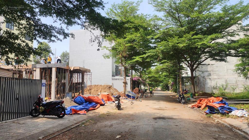 Bán gấp lô đất kdc cát lái dt 7x17m  xây theo mẫu 1 trệt 3 lầu