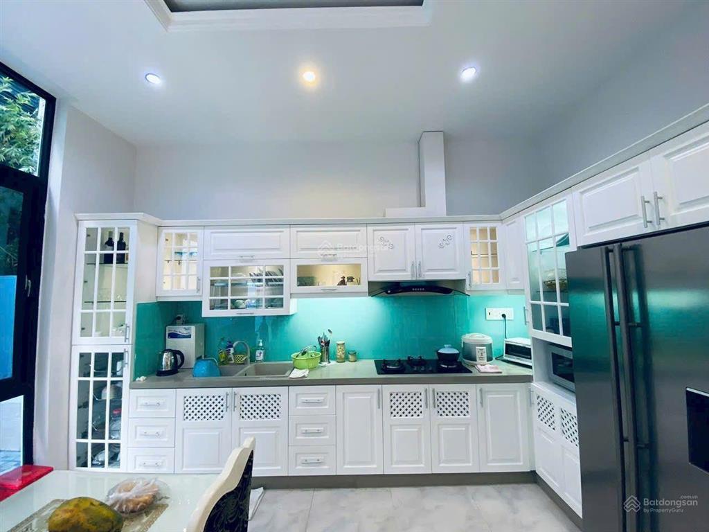 Nhà phố dt 7x17m, 1 trệt 3 lầu  sổ hồng  5pn, 6wc  giá tốt
