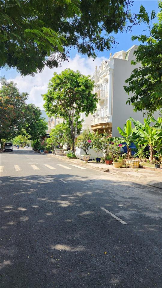 Đất sổ hồng dt 5x17m  xây 1 trệt 3 lầu  giá nhẹ 6.54 tỷ  công chứng ngay
