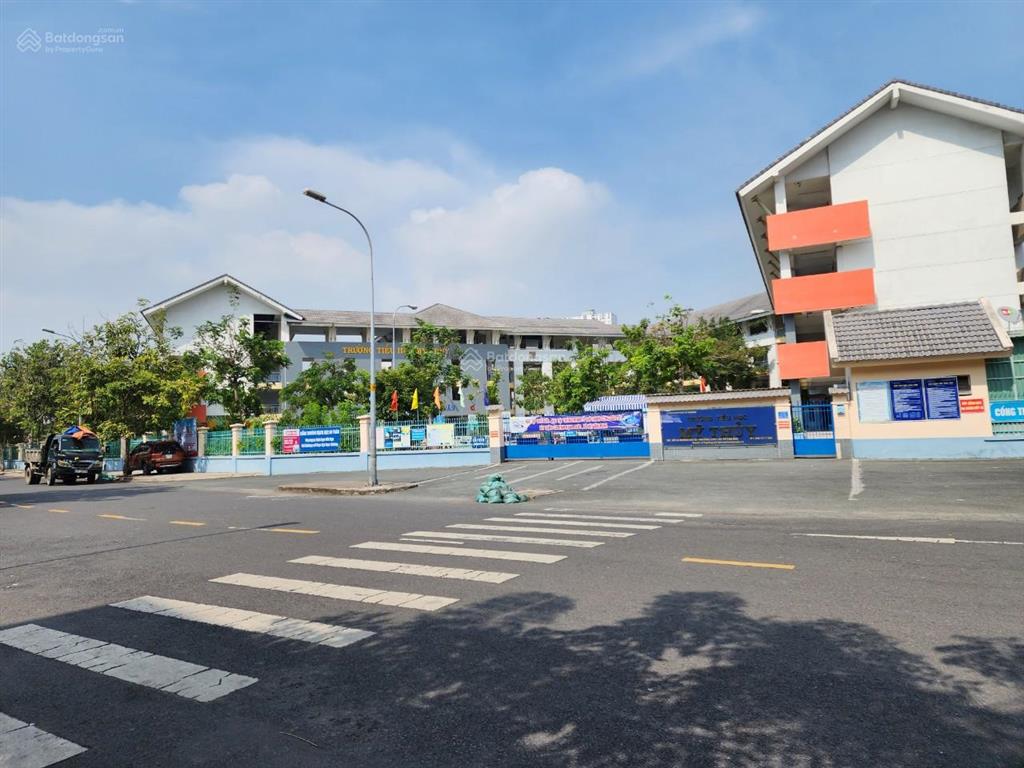 Bán lô đất sổ đỏ đường 50 cl  gần trường đại học umt dt 7x20m