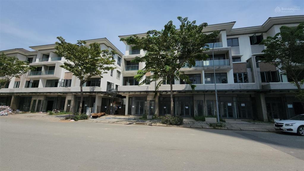 Cho thuê nhà phố lavila dt 7x17m  1 trệt 3 lầu  giá 20tr