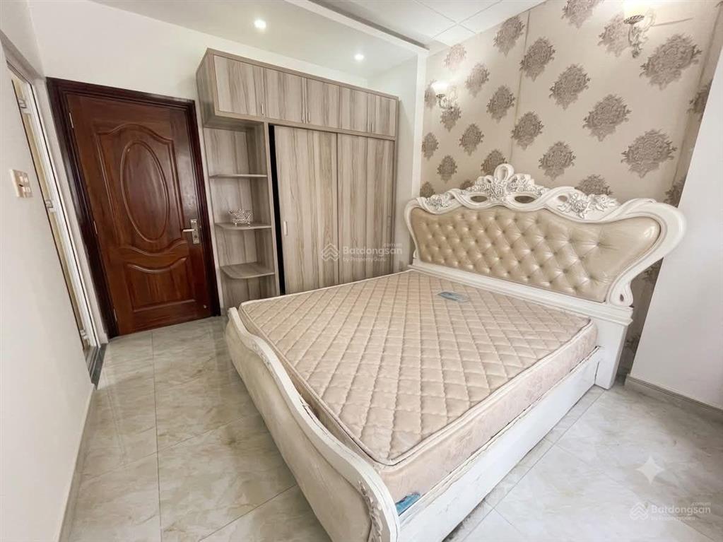 Cho thuê nhà dt 7x17m  1 trệt 3 lầu full nội thất