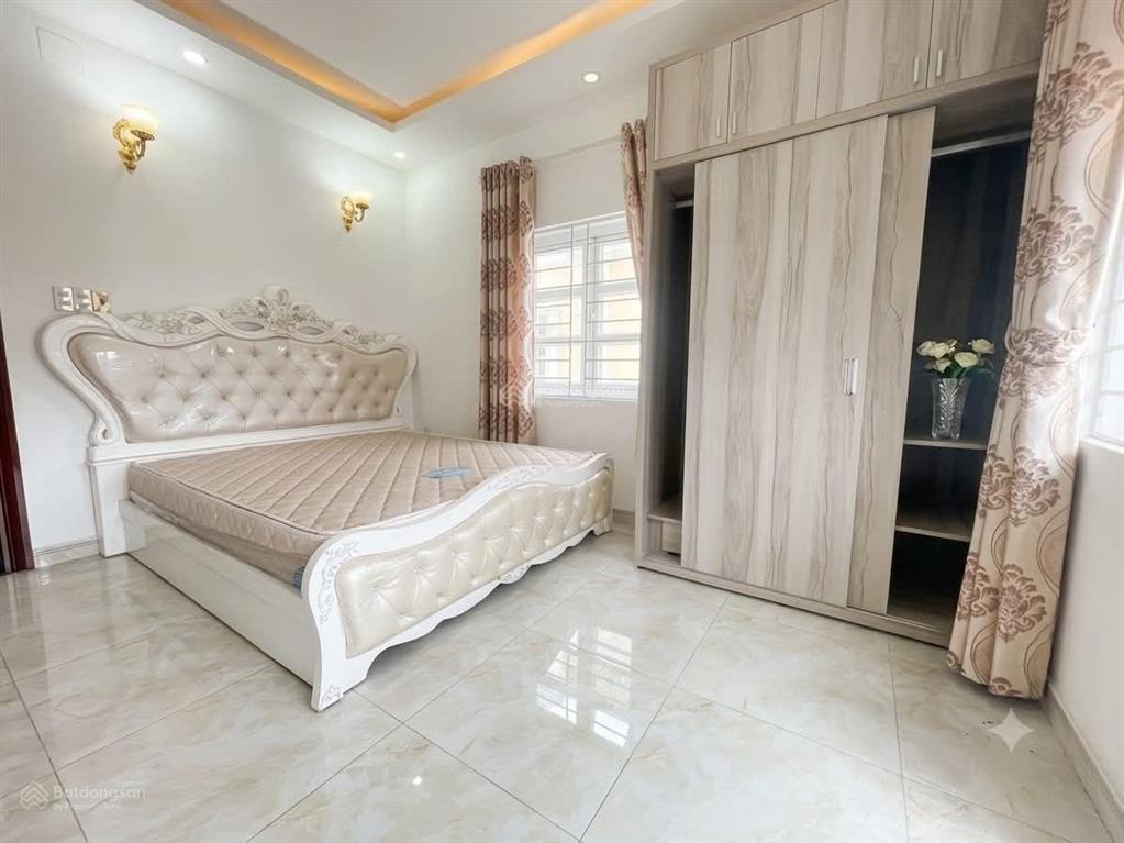 Cho thuê nhà dt 7x17m  1 trệt 3 lầu full nội thất
