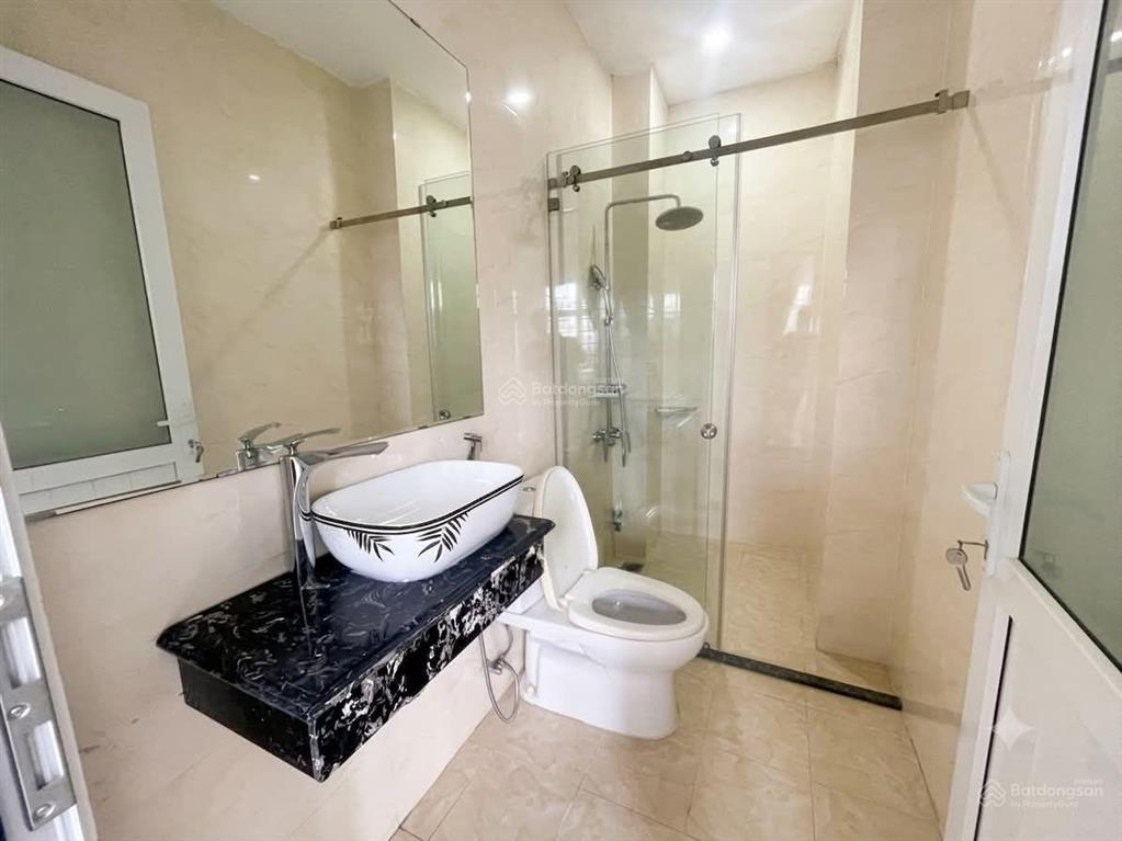 Cho thuê nhà dt 7x17m  1 trệt 3 lầu full nội thất