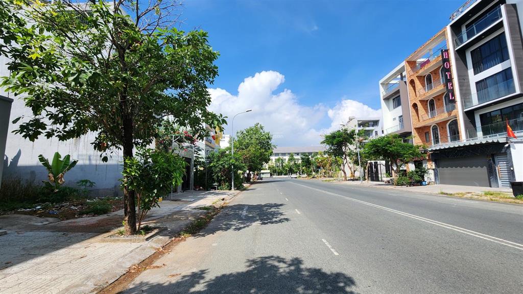Cho thuê nhà phố dt 5x20m  1 trệt 2 lầu