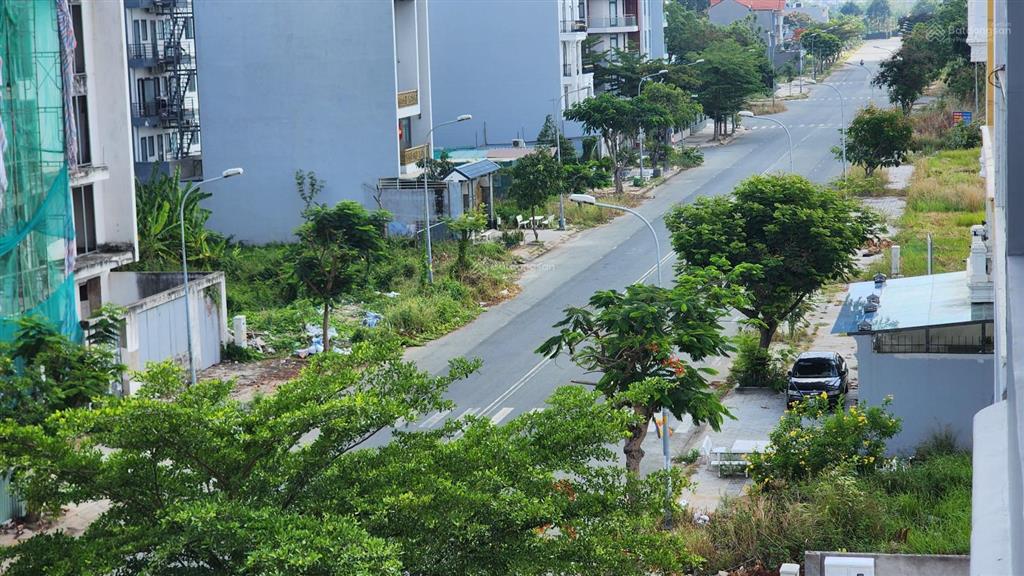 Cho thuê nhà phố dt 5x20m  1 trệt 2 lầu