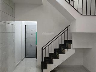 Nhà hẻm tạ quang bửu ngay ngã tư âu dương lân gần parc mall. 3 tầng  3.7 tỷ.  em tú xem nhà