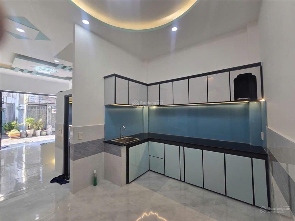 3.88 tỷ. lương văn căn  quận 8. nhà 2 tầng  công nhận 29.3m2. sổ sẵn.  em tú xem nhà