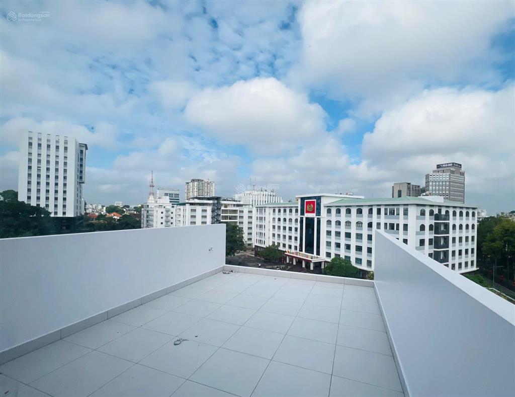 Cc bán tòa nhà vp mt nguyễn trãi q1, 1t 6l thang máy, 4.5x30m, vị trí vàng, tiềm năng lớn