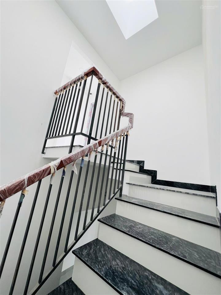 Cc bán tòa nhà vp mt nguyễn trãi q1, 1t 6l thang máy, 4.5x30m, vị trí vàng, tiềm năng lớn