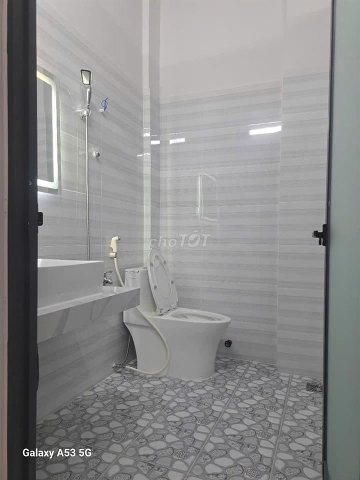 Cho thuê nhà nhỏ riêng biệt, gần CV Gia Định, 52 Phạm Văn Đồng vô 100m