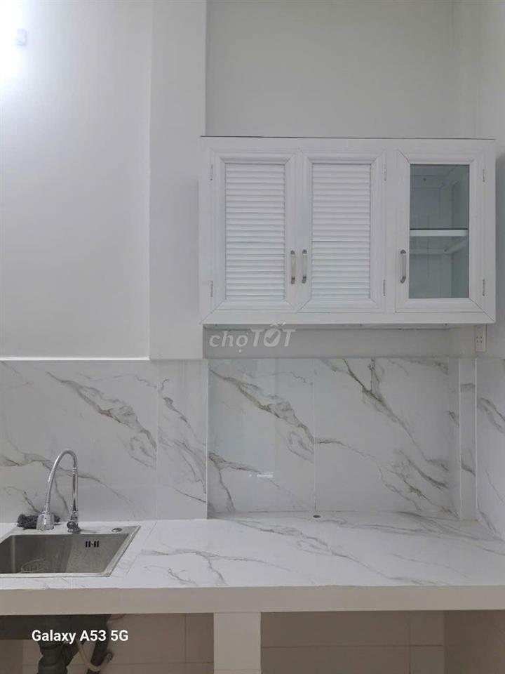 Cho thuê nhà nhỏ riêng biệt, gần CV Gia Định, 52 Phạm Văn Đồng vô 100m