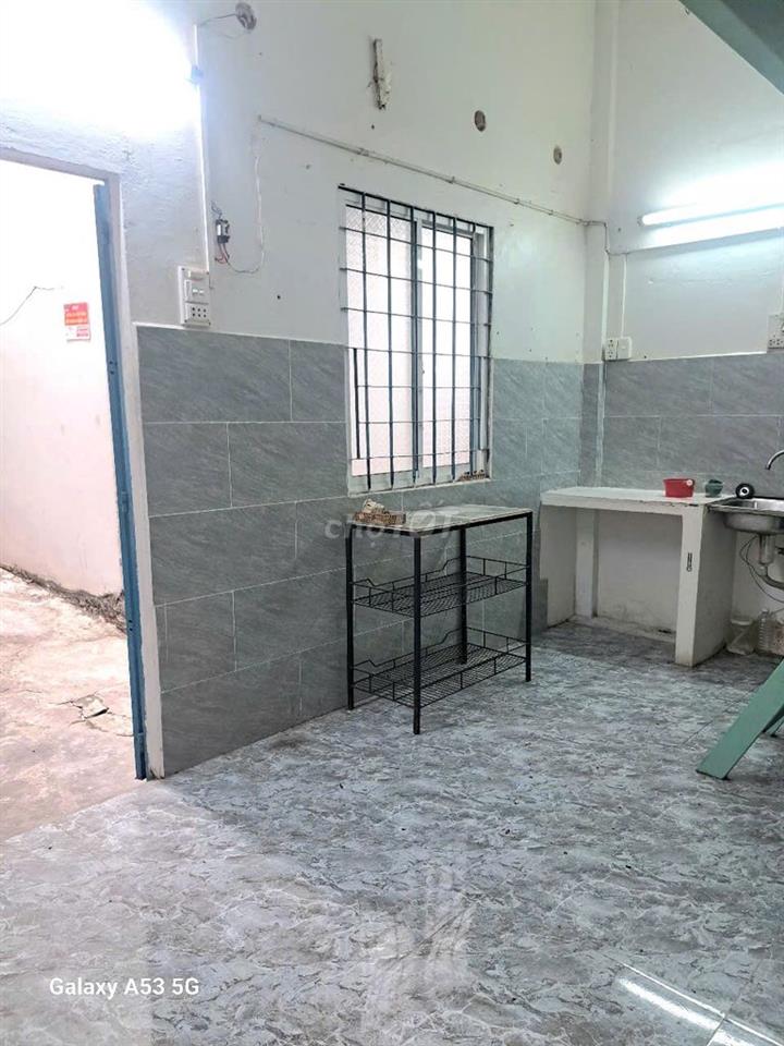 Cho thuê Phòng trọ riêng biệt gần Cafe Oasis Phạm Văn Đồng
