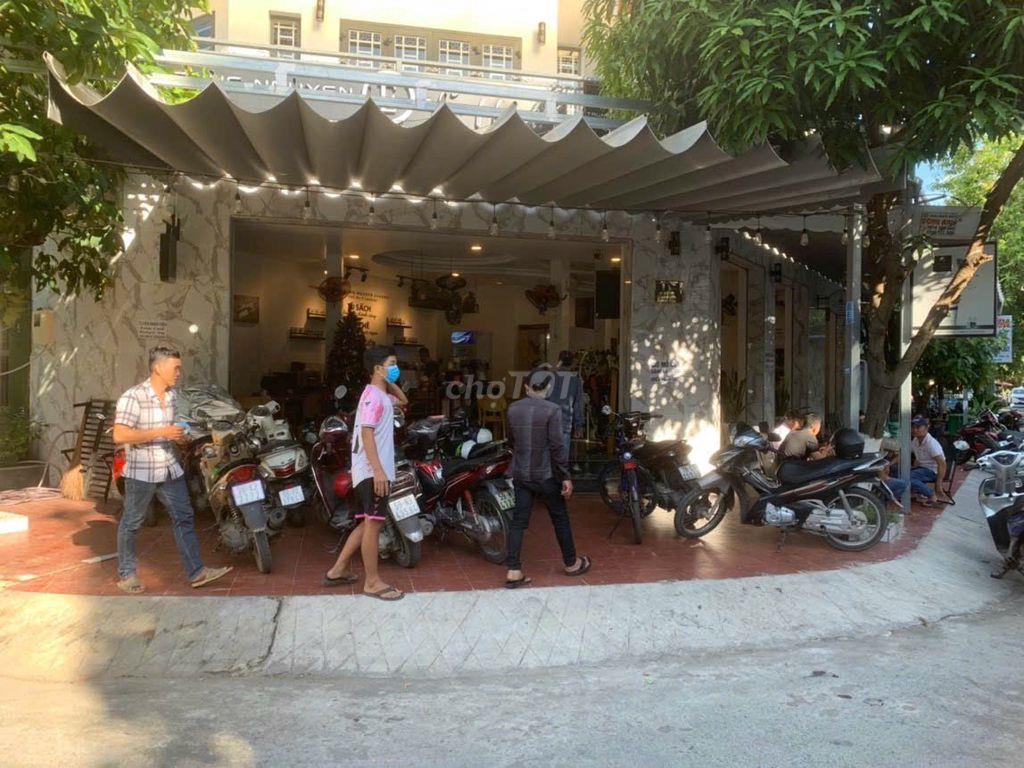 Nhà góc 2 mặt tiền 