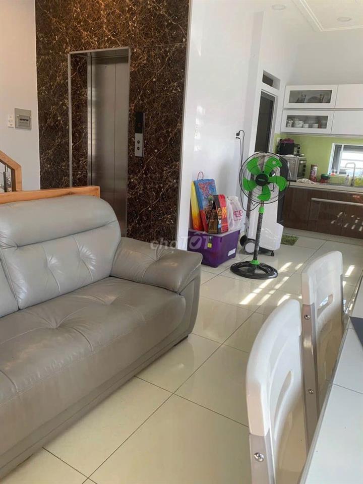 Nhà góc 2 mặt tiền 
