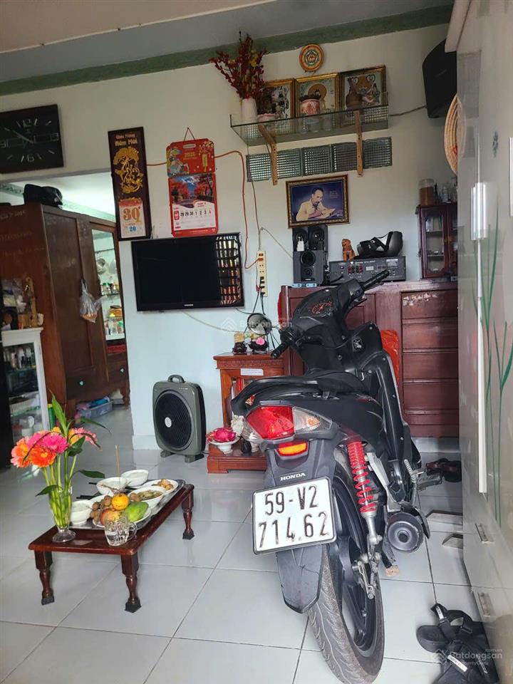 Kẹt tiền cần bán nhà (t + l) rẻ quận 12 (diện tích sd 64m2, giá 1 tỷ 100tr
