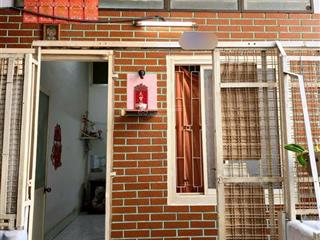 Chính chủ cần bán gấp chung cư giá rẻ 2 tầng  80m2  1pn, 1wc quận 5 hồ chí minh chỉ với 1tỷ980 tr