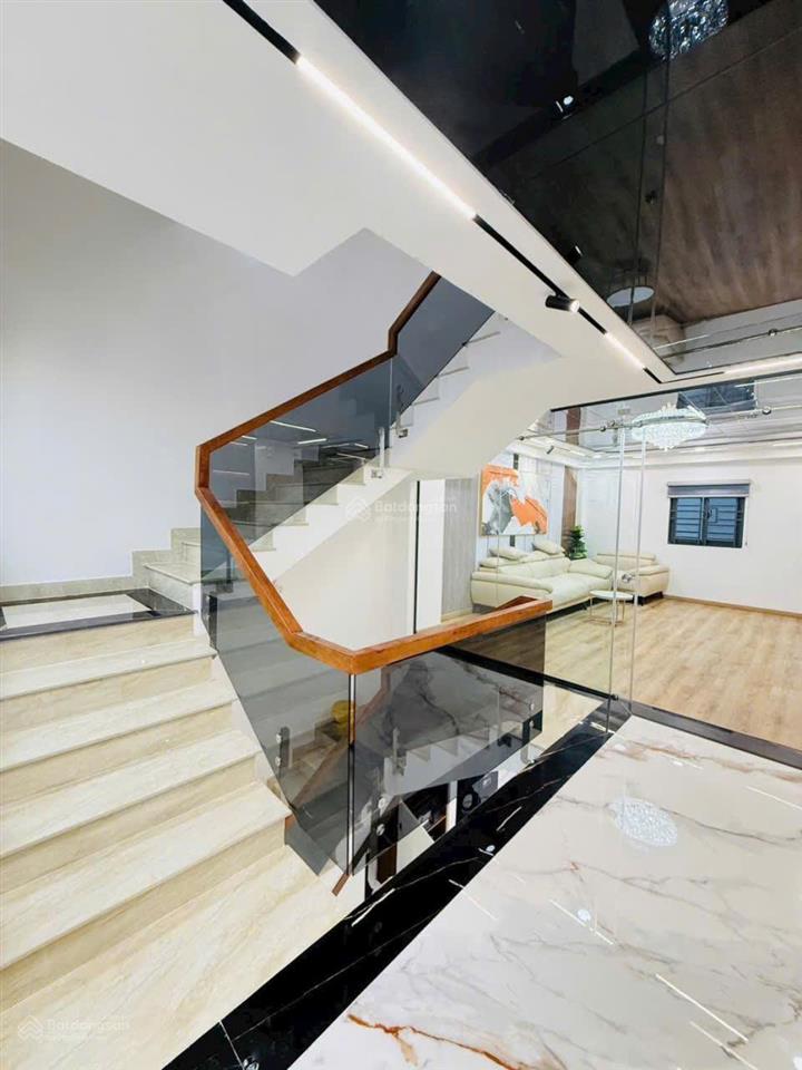 Chính chủ cần bán gấp nhà riêng giá rẻ 5 tầng 63m2 5pn,5wc tân bình hồ chí minh chỉ với 14tỷ200 tr