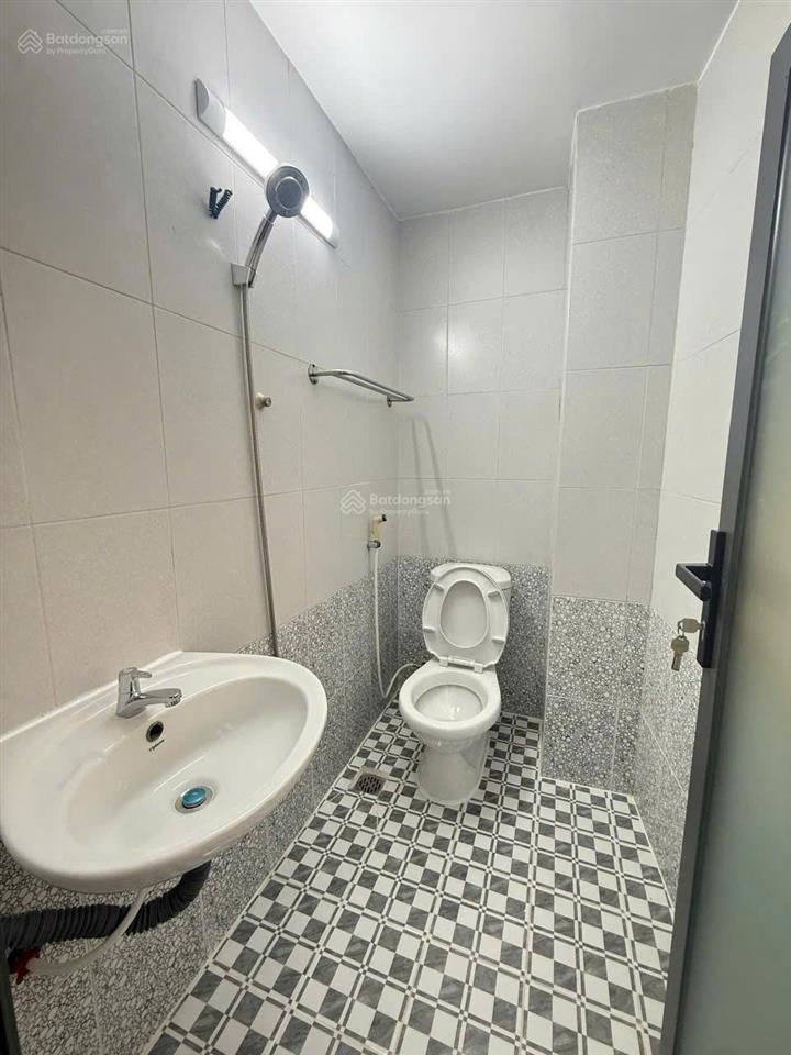 Chính chủ cần bán gấp nhà riêng giá rẻ 5 tầng 33m2 4pn,4wc quận 10 hồ chí minh chỉ với 6 tỷ 950