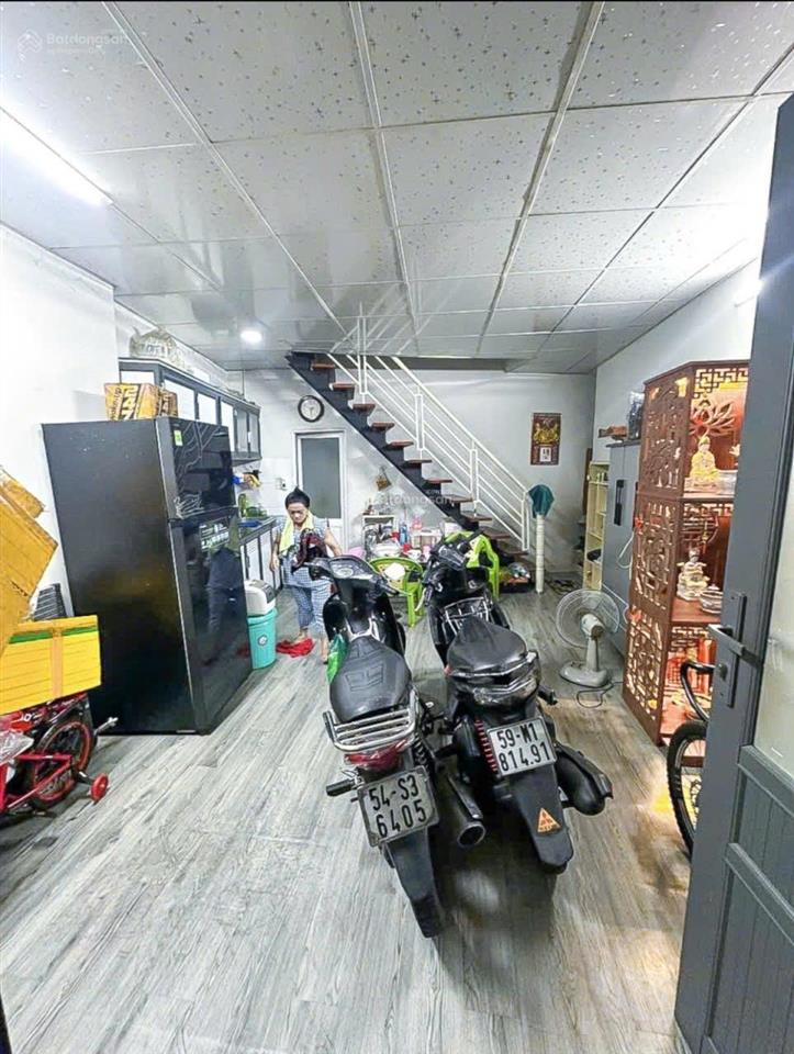 Chính chủ cần bán gấp nhà riêng giá rẻ 3 tầng 4 pn,4wc30m2 quận 10 hồ chí minh chỉ với 4 tỷ 550