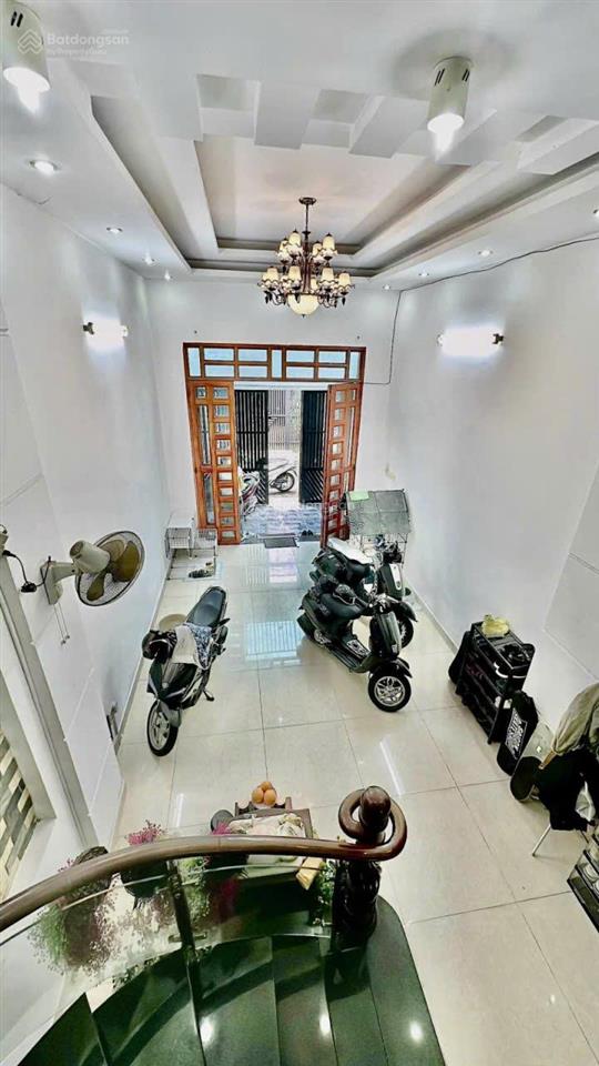 Chính chủ cần bán gấp nhà riêng giá rẻ 5 tầng 70m2 8pn,8wc tân bình hồ chí minh chỉ với 12 tỷ 300tr