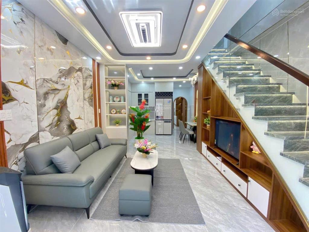 Chính chủ cần bán gấp nhà riêng giá rẻ 2tầng 54 m2 3pn, 3wc full nt 7,68tỷ tân bình hồ chí minh