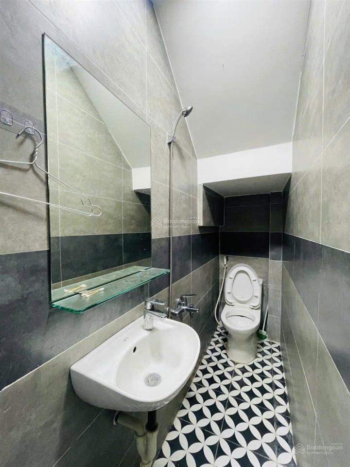 Chính chủ cần cần bán gấp nhà riêng giá rẻ  5 tầng 25m2 3pn,3wc quận 11 hồ minh chỉ với 4 tỷ 700 tr