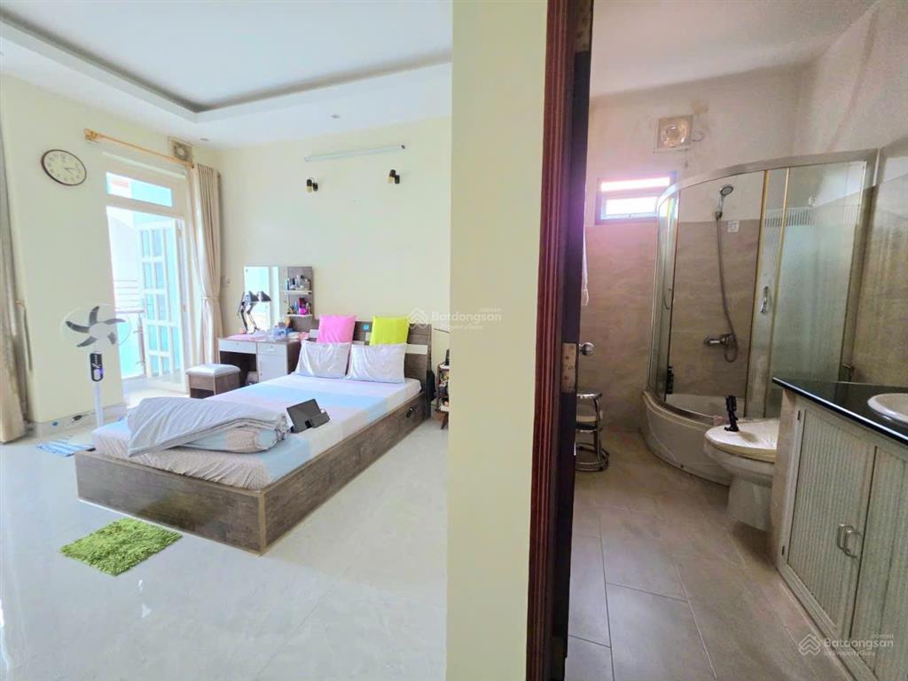 Chính chủ cần bán gấp nhà riêng giá rẻ 4 tầng 65m2 quân 10 4pn,4wc  hồ chí minh chỉ với 10 ,98 tỷ
