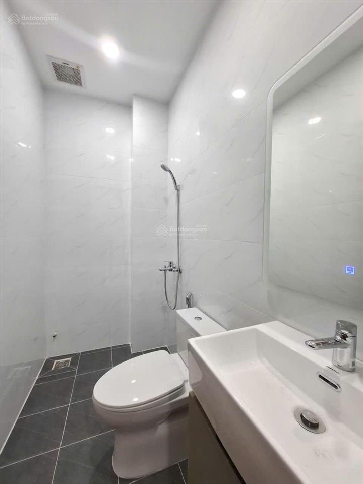 Chính chủ cần bán gấp nhà riêng giá rẻ 3 tầng 40m2 3pn,3wc tân bình hồ chí  minh chỉ với 5 tỷ300 tr