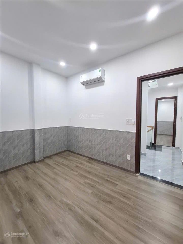 Chính chủ cần bán gấp nhà riêng giá rẻ 3 tầng 40m2 3pn,3wc tân bình hồ chí  minh chỉ với 5 tỷ300 tr