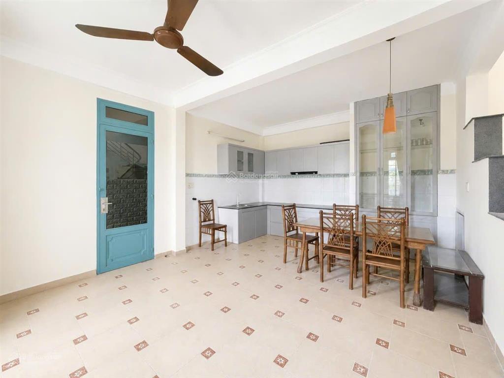 Chính chủ cần bán gấp nhà riêng giá rẻ 3 tầng 98.6m2 4pn, 4wc tân bình hồ chí minh chỉ với 8 tỷ 800