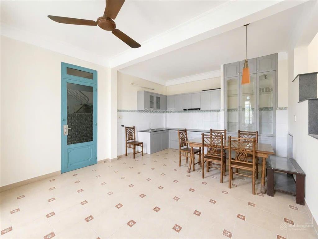 Chính chủ cần bán gấp nhà riêng giá rẻ 3 tầng 98.6m2 4pn, 4wc tân bình hồ chí minh chỉ với 8 tỷ 800