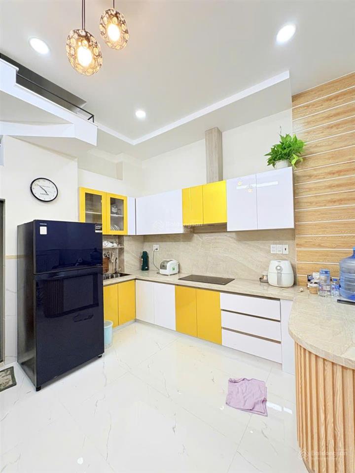 Nhà đẹp tâm huyết xây mới tặng full nội thất cao cấp 40m2 2 tầng 2pn,2wc chỉ 5,6 tỷ hồ chí minh