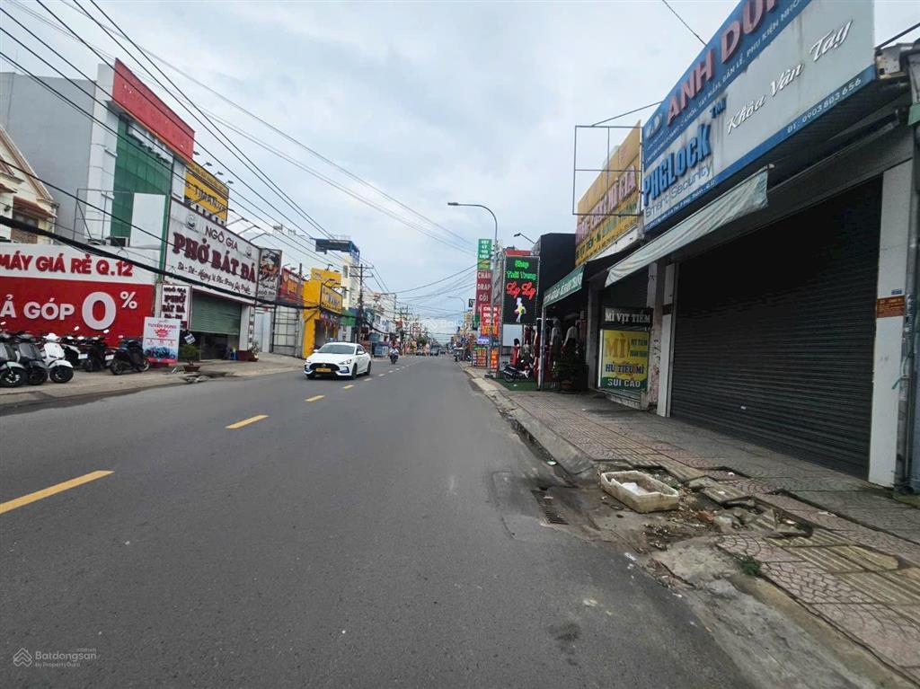 Cho thuê tòa nhà mặt tiền dương thị mười dt 8x29m, hướng đông nam giá 150 tr/tháng,  0919 147 ***