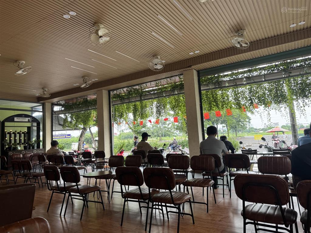 Cho thuê tòa nhà mặt tiền dương thị mười dt 8x29m, hướng đông nam giá 150 tr/tháng,  0919 147 ***