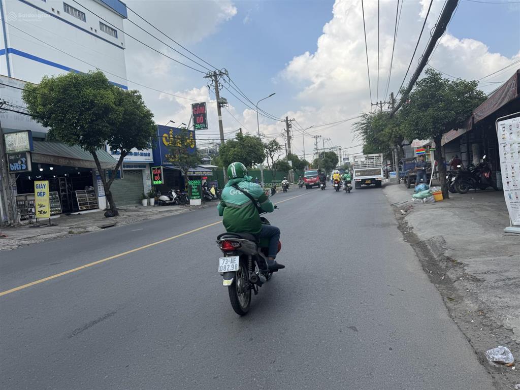 Cho thuê tòa nhà mặt tiền dương thị mười dt 8x29m, hướng đông nam giá 150 tr/tháng,  0919 147 ***